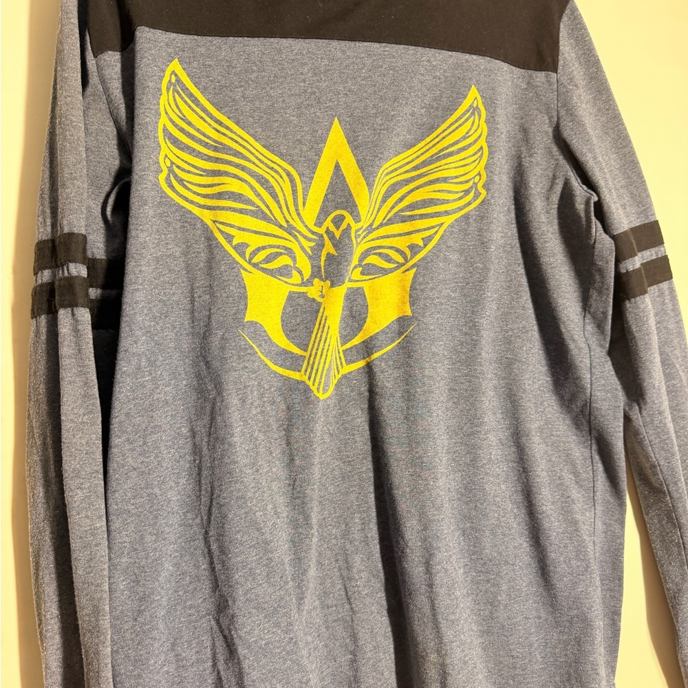 Men's Gray Long-Sleeve Casual Button Down Shirt with Yellow Graphic